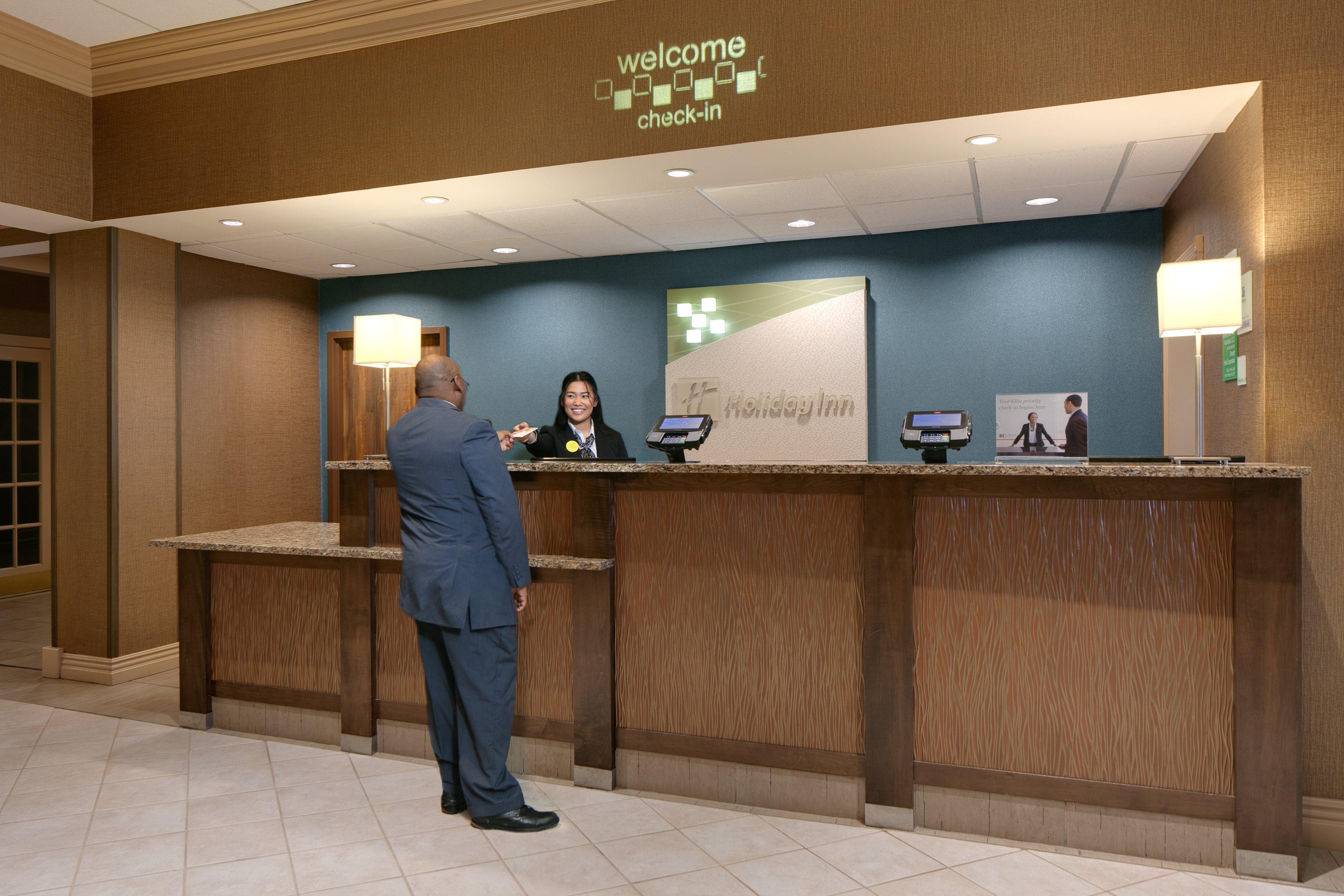 Holiday Inn Hotel & Suites Overland Park-West By Ihg Екстериор снимка