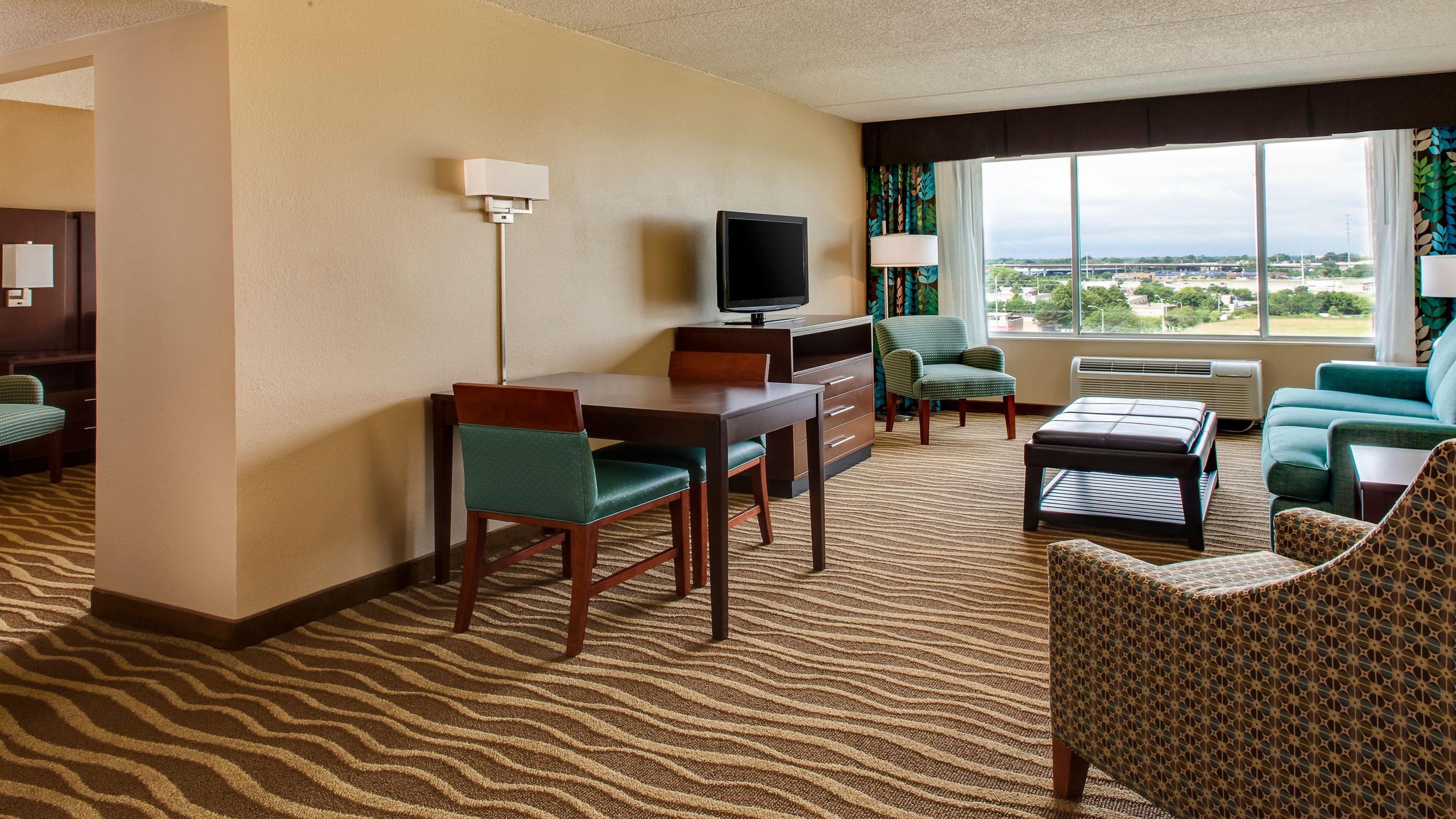 Holiday Inn Hotel & Suites Overland Park-West By Ihg Екстериор снимка