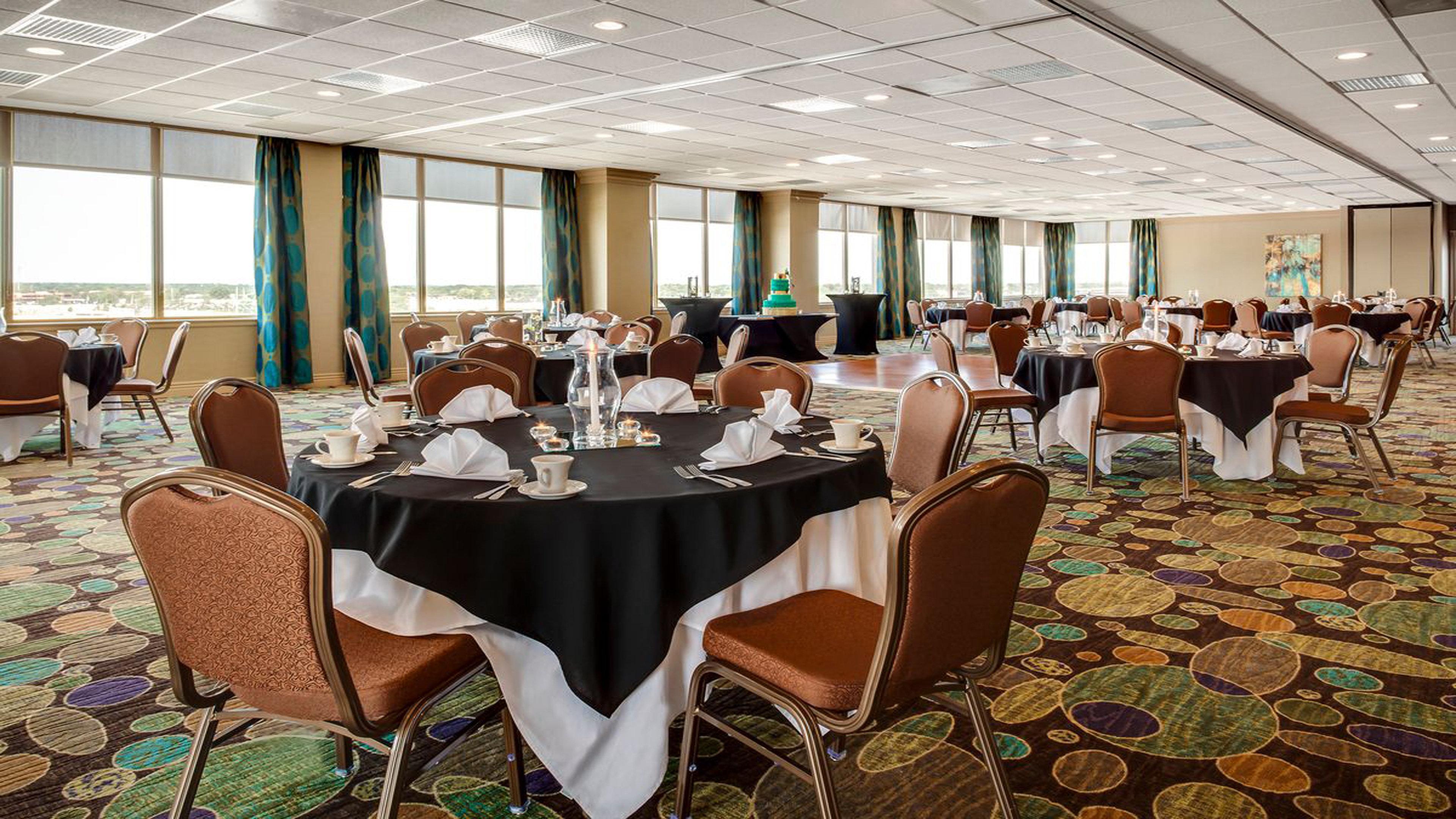 Holiday Inn Hotel & Suites Overland Park-West By Ihg Екстериор снимка