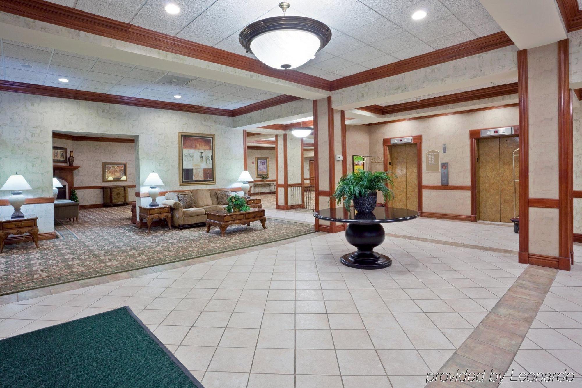Holiday Inn Hotel & Suites Overland Park-West By Ihg Интериор снимка