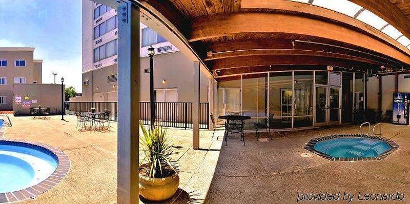 Holiday Inn Hotel & Suites Overland Park-West By Ihg Съоръжения снимка